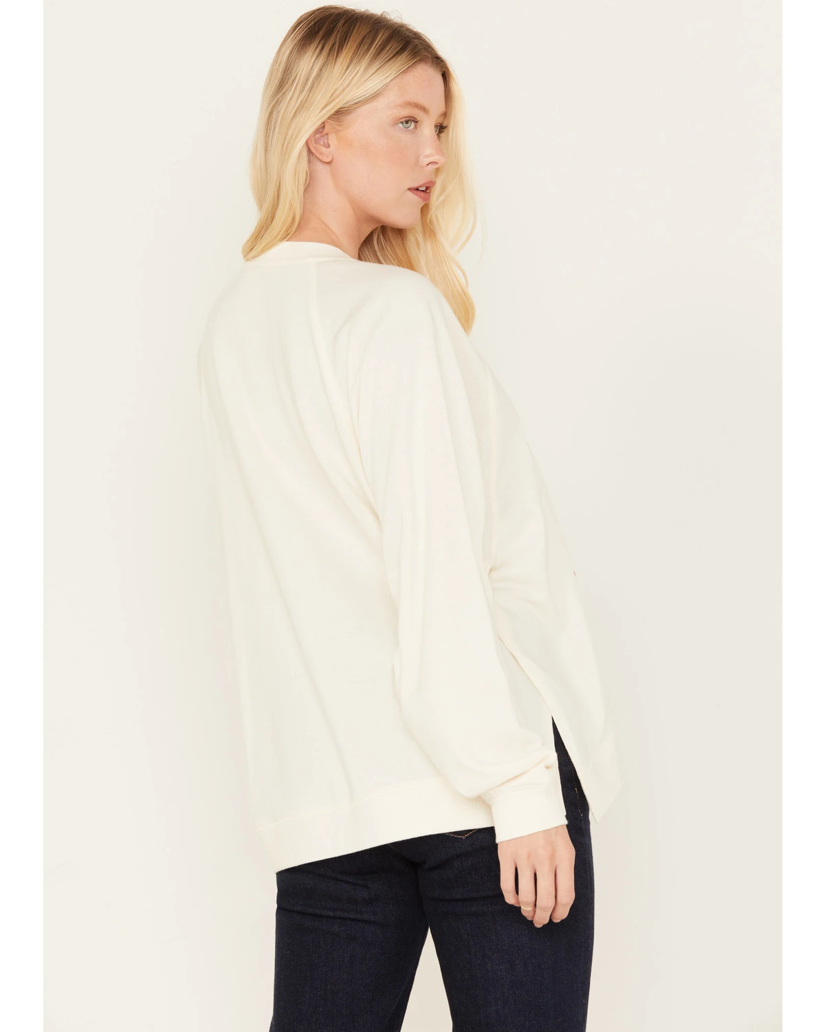 Cleo + Wolf Women's Rockies Graphic Sweatshirt - Image 4