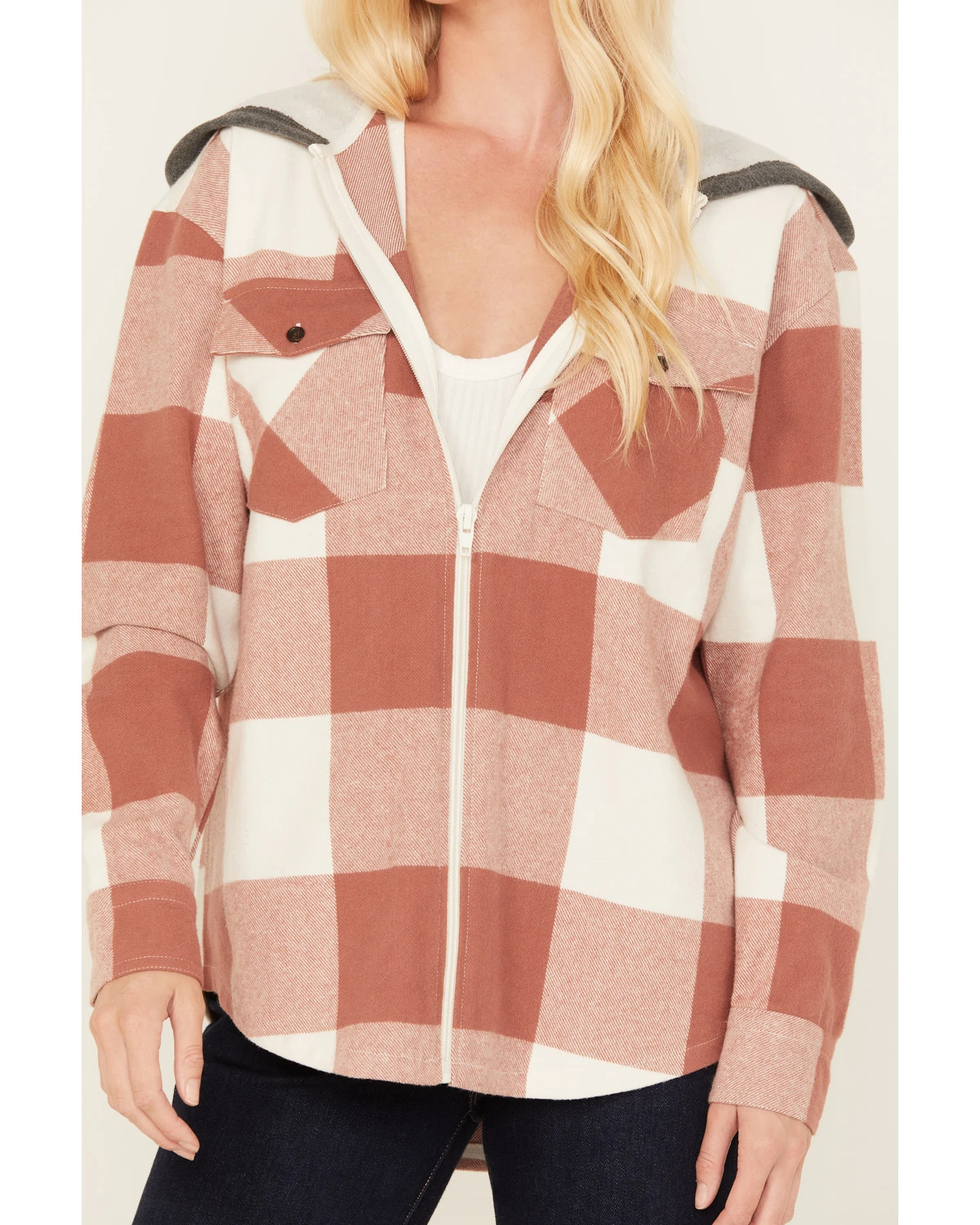 Cleo + Wolf Women's Buffalor Plaid Print Hooded Flannel Shirt - Image 3